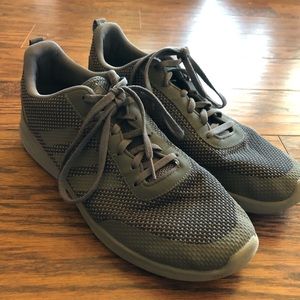 Men’s Adidas Tennis Shoe